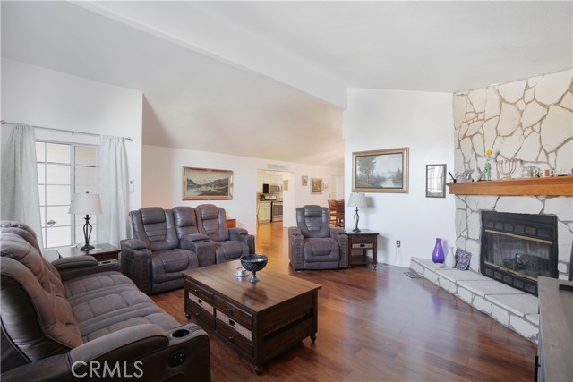 Detail Gallery Image 6 of 30 For 521 Bermuda Dr, Hemet,  CA 92543 - 2 Beds | 2 Baths