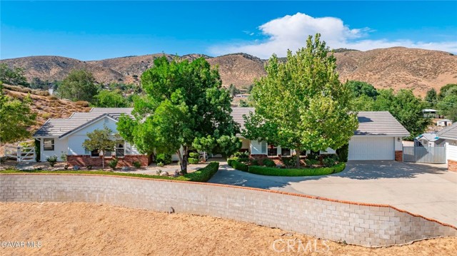 40505 90th W Street, Palmdale CA: https://media.crmls.org/medias/298244da-20b9-4bb3-aca0-cbce1b55b8b7.jpg