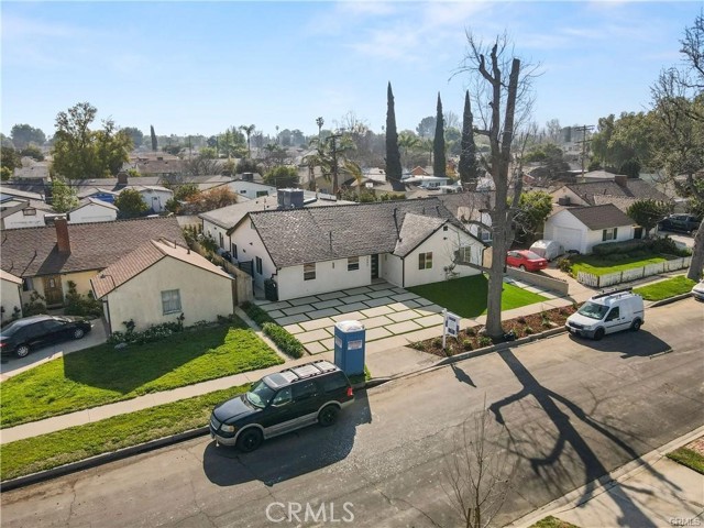 Detail Gallery Image 7 of 36 For 7842 Lasaine Ave, Northridge,  CA 91325 - 7 Beds | 5/1 Baths