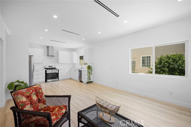 1437 Ardmore Avenue, Glendale CA: https://media.crmls.org/medias/29829904-85b3-4ab7-98c7-24094a4bd3d7.jpg