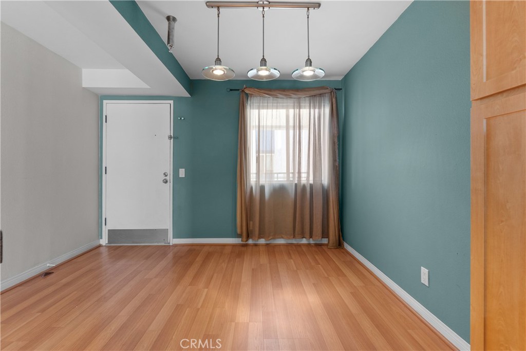 https://media.crmls.org/medias/29839f78-d843-4fd8-9421-d41245a960f0.jpg?preset=X-Large