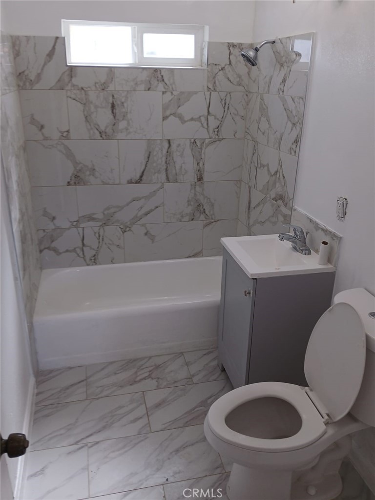 https://media.crmls.org/medias/29841dc7-075d-4fc4-b517-2956cadd0dd3.jpg?preset=X-Large