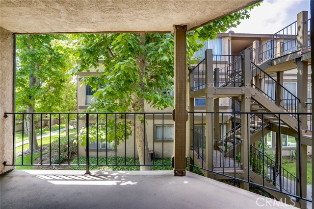 Image 18 of 37 For 4201 W 5th Street 218