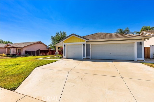 31369 Frans Hals Drive, Winchester CA: https://media.crmls.org/medias/29848c09-d989-44b8-a6d9-9f9ed54acb70.jpg