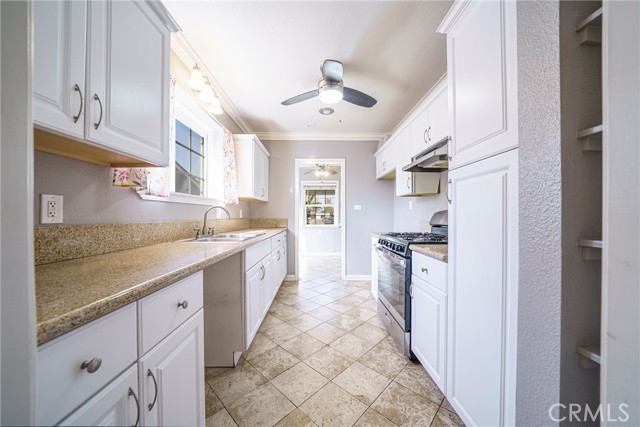 Detail Gallery Image 15 of 39 For 5518 Norwalk Bld, Whittier,  CA 90601 - 3 Beds | 2 Baths