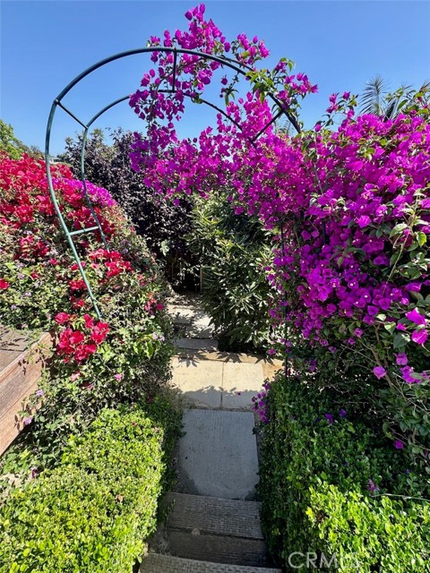 2745 Temple Hills Drive, Laguna Beach CA: https://media.crmls.org/medias/298502c1-adc6-4a69-90e2-742e3c269902.jpg
