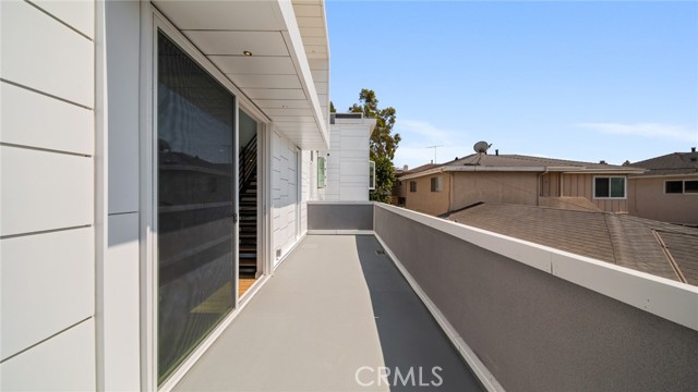 2306 Aviation Boulevard, Redondo Beach, California 90278, 4 Bedrooms Bedrooms, ,5 BathroomsBathrooms,Residential,Sold,Aviation,PV21200474