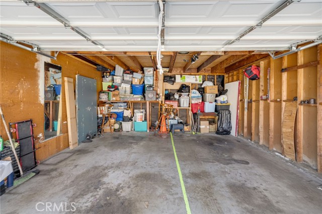 1070 Freeman Avenue, Long Beach CA: https://media.crmls.org/medias/29860ce3-0f4b-487a-a21f-9e0929b62d38.jpg
