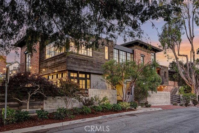 3208 Agnes Road, Manhattan Beach CA: https://media.crmls.org/medias/29866809-99fa-452c-8ac9-a621d2e3b01d.jpg