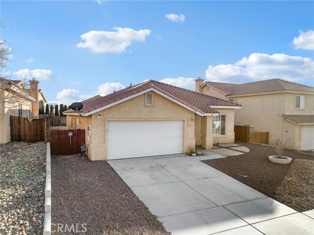 Detail Gallery Image 2 of 32 For 17557 Caprice, Victorville,  CA 92395 - 3 Beds | 2 Baths