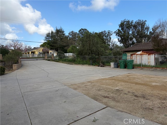 Detail Gallery Image 6 of 20 For 341 N Las Flores, Nipomo,  CA 93444 - 5 Beds | 3 Baths