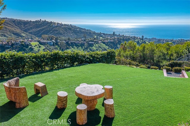 Detail Gallery Image 18 of 20 For 2305 Temple Hills, Laguna Beach,  CA 92651 - 5 Beds | 5 Baths