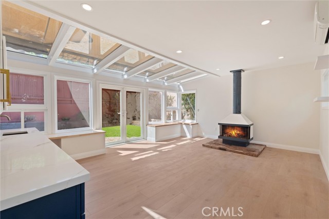 Detail Gallery Image 11 of 16 For 869 10th St, Manhattan Beach,  CA 90266 - 3 Beds | 2 Baths