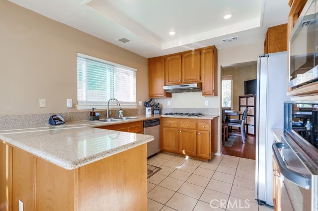 Detail Gallery Image 26 of 75 For 18556 Olympian Ct, Canyon Country,  CA 91351 - 3 Beds | 2/1 Baths