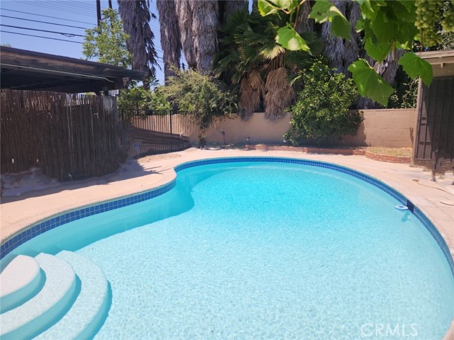 Detail Gallery Image 15 of 41 For 21057 Runnymede St, Canoga Park,  CA 91303 - 3 Beds | 2 Baths