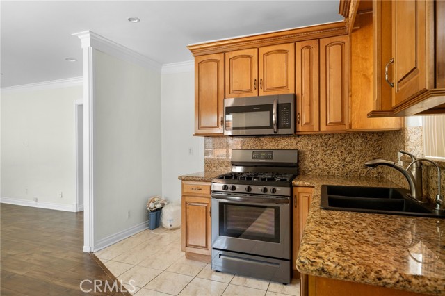 720 W California Avenue, Glendale CA: https://media.crmls.org/medias/2988e935-9826-4101-90a2-7ea796651f37.jpg