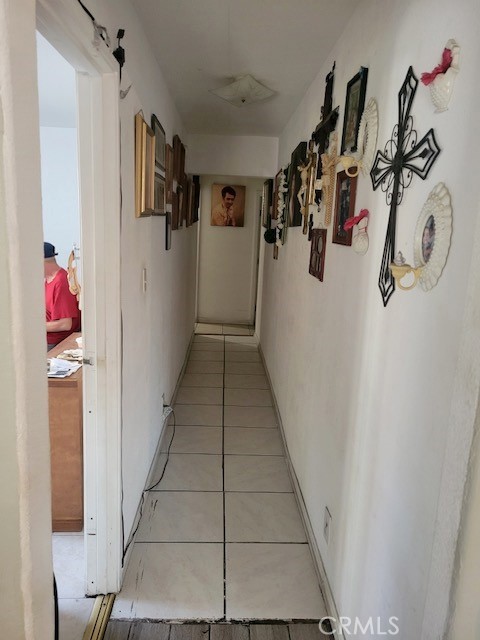 https://media.crmls.org/medias/2988ffe4-e65a-46dd-8319-a21d0f00f776.jpg?preset=X-Large
