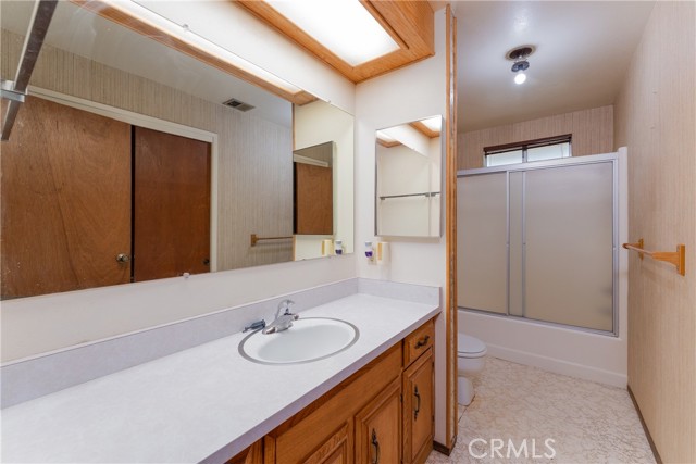 Image 17 of 35 For 641 Blue Oak Drive
