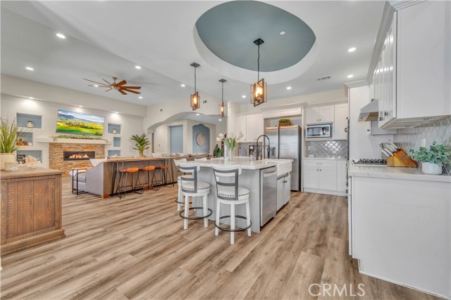 Detail Gallery Image 14 of 62 For 4518 W Avenue M14, Quartz Hill,  CA 93536 - 4 Beds | 5 Baths