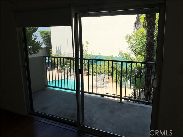 4501 Cedros Avenue, Sherman Oaks CA: https://media.crmls.org/medias/298a80cc-5092-48df-8762-68a260603e49.jpg