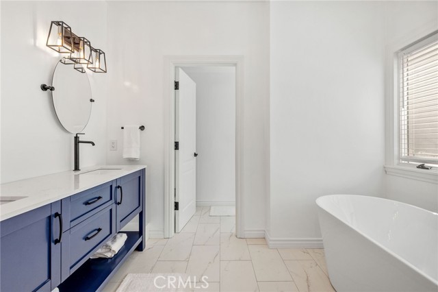 4104 Highland Avenue, Manhattan Beach, California 90266, 3 Bedrooms Bedrooms, ,3 BathroomsBathrooms,Residential,Sold,Highland,SB21194118