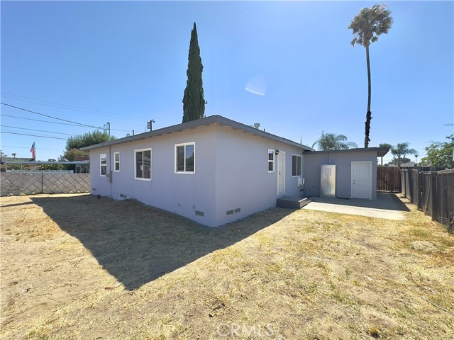 9459 Kaiser Avenue, Fontana CA: https://media.crmls.org/medias/298bd980-95ac-45b3-a143-523f6971d3a8.jpg