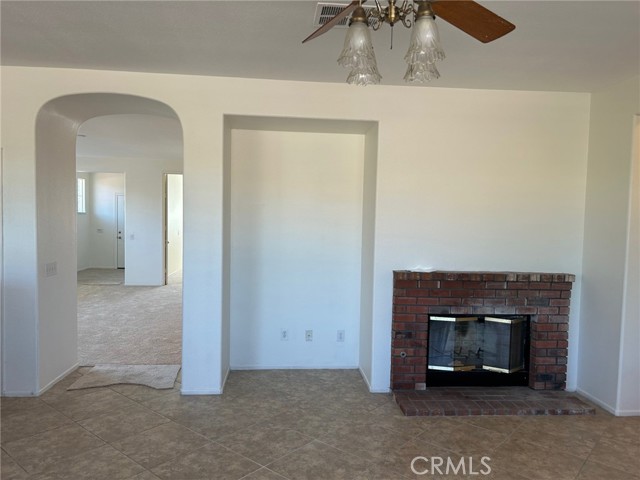 Detail Gallery Image 5 of 31 For 35921 Camelot Cir, Wildomar,  CA 92595 - 4 Beds | 2/1 Baths