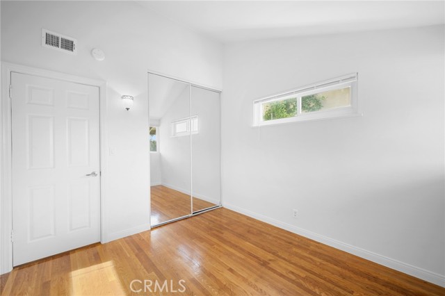 Detail Gallery Image 20 of 27 For 7948 De Soto, Canoga Park,  CA 91304 - 3 Beds | 3 Baths