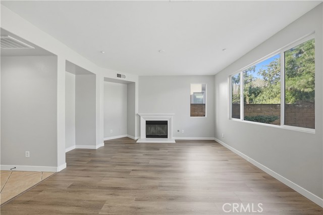 Detail Gallery Image 14 of 49 For 16498 Medinah, Fontana,  CA 92336 - 4 Beds | 2/1 Baths