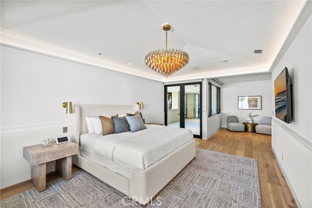 1075 Granville Drive, Newport Beach CA: https://media.crmls.org/medias/298ccda7-2621-4b03-85b7-859e2f5c2a43.jpg