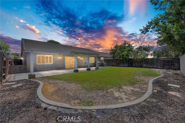 12200 Verdelho Avenue, Bakersfield CA: https://media.crmls.org/medias/298d6c22-998d-4c4d-8880-c81d76894379.jpg