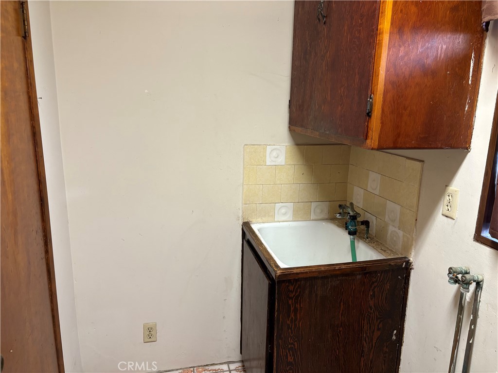 https://media.crmls.org/medias/298dd7c0-af73-49c3-8265-327a6f1fdf6c.jpg?preset=X-Large
