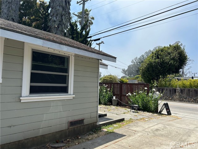 Detail Gallery Image 14 of 15 For 1060 30th Ave, Santa Cruz,  CA 95062 - 1 Beds | 1 Baths