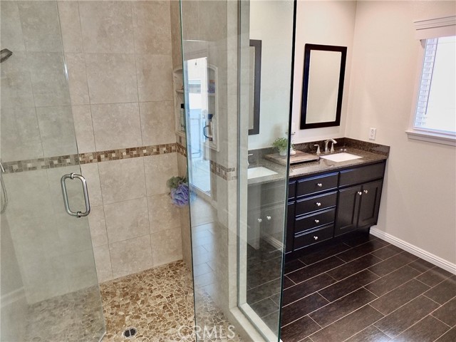 4513 N Paramount Boulevard, Lakewood CA: https://media.crmls.org/medias/298e756a-bf92-4479-b277-4c75a13540ef.jpg