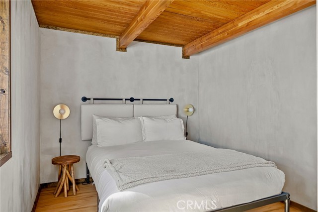 Detail Gallery Image 13 of 29 For 31661 Wagon Wheel, Running Springs,  CA 92382 - 3 Beds | 1/1 Baths