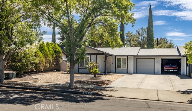 234 Beverly Drive, Banning CA: https://media.crmls.org/medias/298eb3f7-1d88-4e6e-aad8-ee30568c0b11.jpg