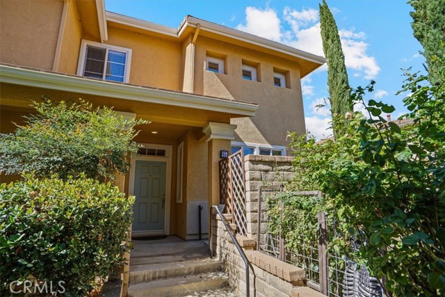 Detail Gallery Image 2 of 22 For 24163 Arrowhead Ct, Valencia,  CA 91354 - 3 Beds | 3 Baths