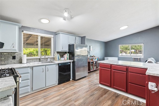 Detail Gallery Image 12 of 50 For 24799 Split Rail Rd, Wildomar,  CA 92595 - 2 Beds | 2 Baths