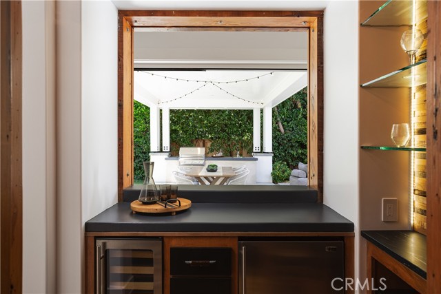 2217 Laurel Place, Newport Beach CA: https://media.crmls.org/medias/299078a4-9df7-4a1d-9866-46a3236b414f.jpg