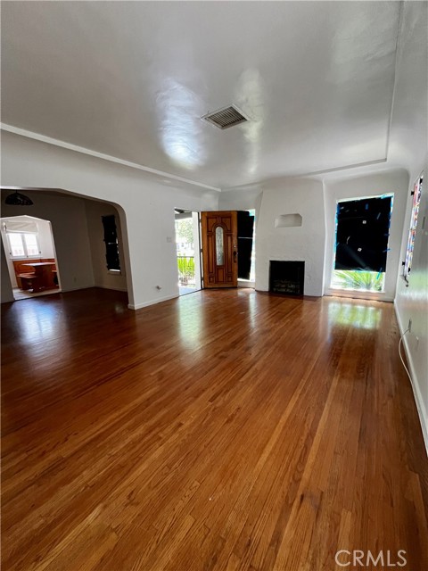 484 W 25th Street, San Bernardino CA: https://media.crmls.org/medias/2990919e-8f29-4216-b2e1-0ce5b8073873.jpg