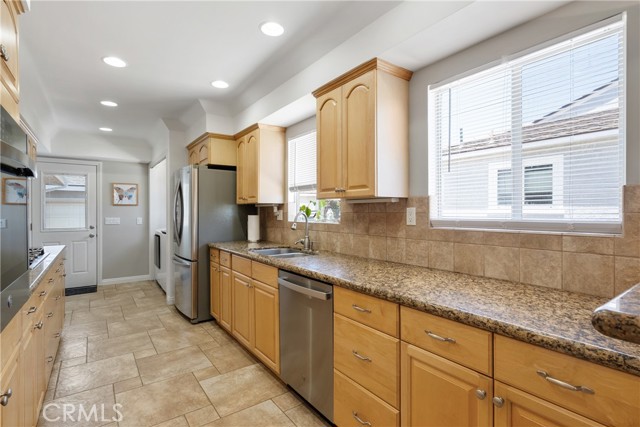 Detail Gallery Image 8 of 36 For 3823 Carfax Ave, Long Beach,  CA 90808 - 4 Beds | 2 Baths
