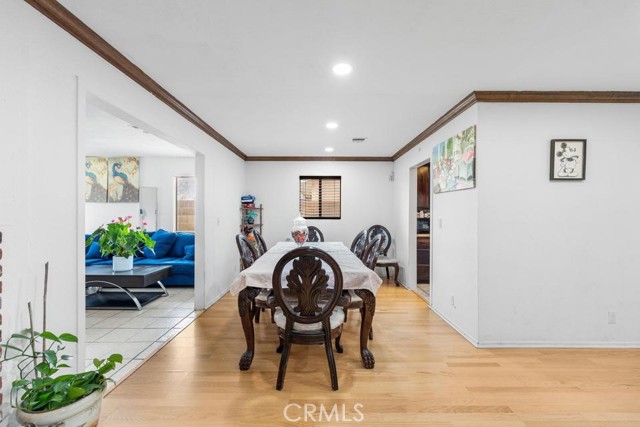 Detail Gallery Image 6 of 14 For 1827 Louise, Lancaster,  CA 93534 - 4 Beds | 2 Baths