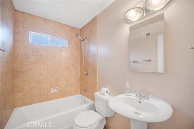 16924 Belforest Drive, Carson CA: https://media.crmls.org/medias/2992835b-8d29-424c-ab4e-be97aaa6bfa3.jpg