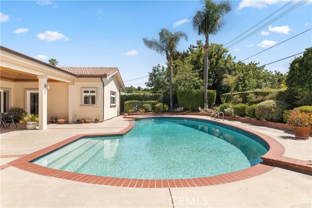 4811 Heaven Avenue, Woodland Hills CA: https://media.crmls.org/medias/29934fae-3cda-4af2-bb02-4e4397a3f5f1.jpg