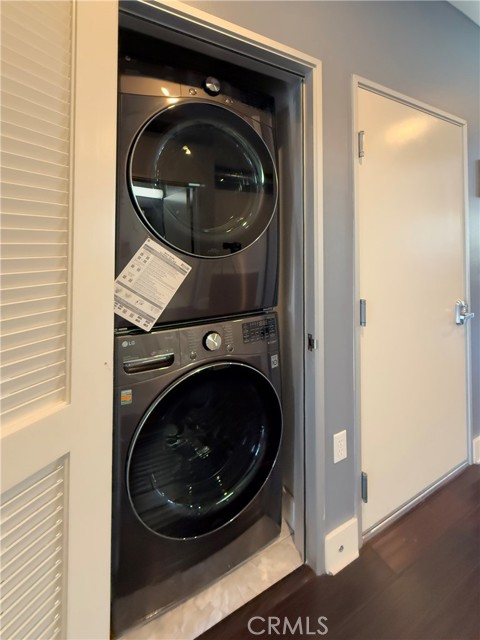 909 E Santa Ana Boulevard, Santa Ana CA: https://media.crmls.org/medias/2994483d-0e3b-48f6-9293-4865b27916e1.jpg