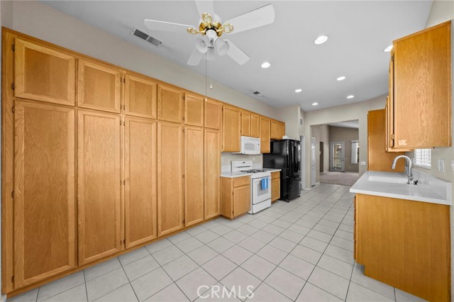 Detail Gallery Image 12 of 44 For 23727 Corte Andar, Murrieta,  CA 92562 - 2 Beds | 2 Baths