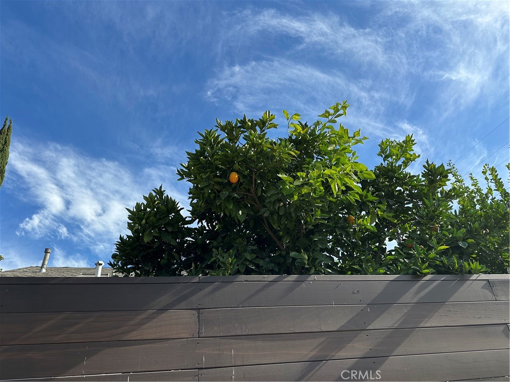 https://media.crmls.org/medias/2995575a-ad73-45b6-9b0f-fee602151f05.jpg?preset=X-Large