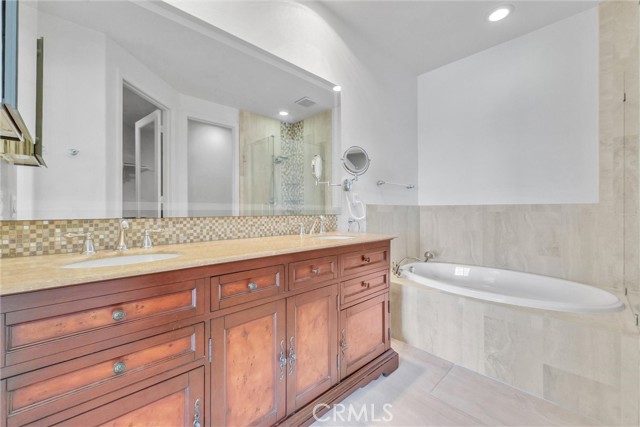 Detail Gallery Image 16 of 34 For 2750 E Oak Hill Dr #30,  Ontario,  CA 91761 - 3 Beds | 2/1 Baths