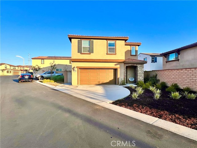 Detail Gallery Image 2 of 32 For 36828 Camino Springs Ave, Murrieta,  CA 92563 - 3 Beds | 2/1 Baths