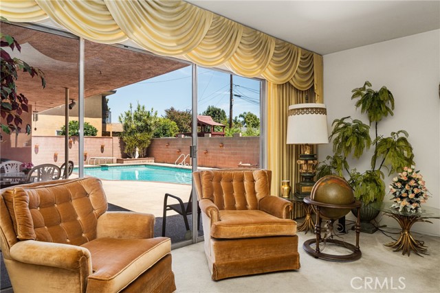 Detail Gallery Image 10 of 46 For 500 N Meadowbrook Pl, Anaheim,  CA 92801 - 4 Beds | 2/1 Baths